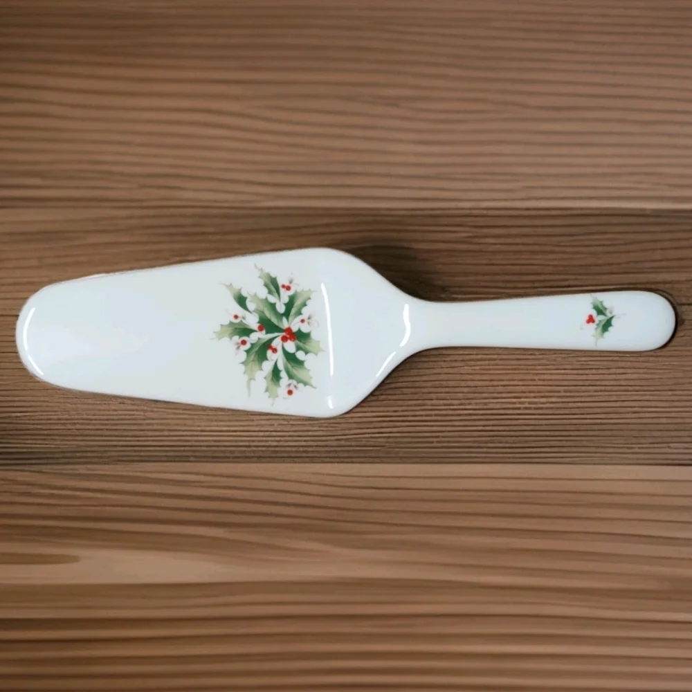 Vintage Porcelain Holly Berry Cake Server – 10” Made in Japan